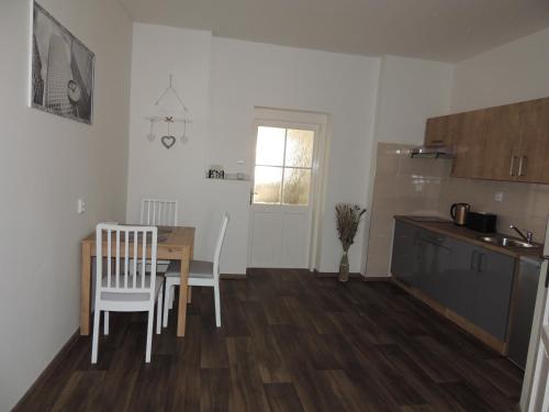 Kitchen, Cerny Tulipan - Apartman 4 in Plzen 1 Kitchen, Cerny Tulipan - Apartman 4 in Plzen 1