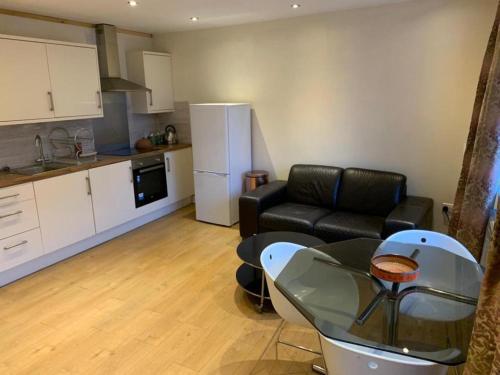 Konyha, 1-Bed unit 10 minute drive from Hellfire Caves in Abbey Konyha, 1-Bed unit 10 minute drive from Hellfire Caves in Abbey