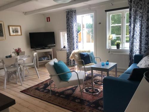 Nice holiday house at horse farm with lake and sauna in Nykoping Nice holiday house at horse farm with lake and sauna in Nykoping