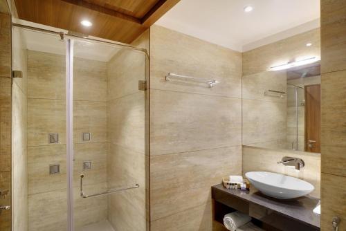 Bathroom, Hotel Four Element in Varanasi Bathroom, Hotel Four Element in Varanasi