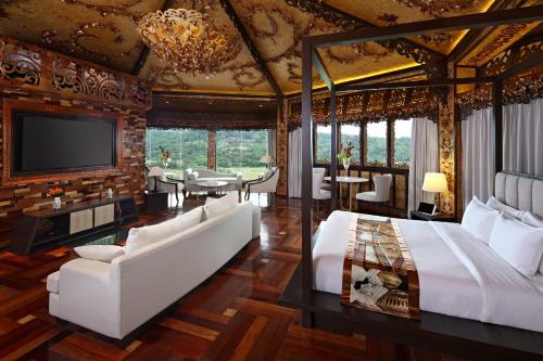 Rancho Bernardo Luxury Villas and Resort in Mariveles Rancho Bernardo Luxury Villas and Resort in Mariveles