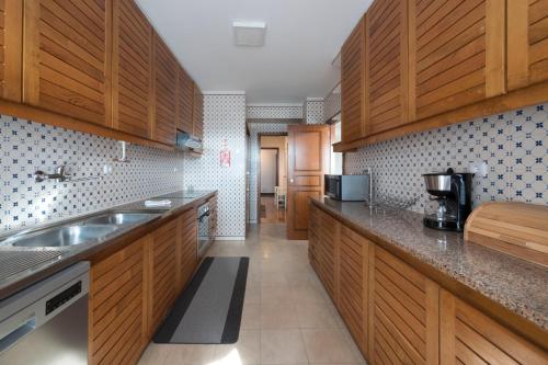 LovelyStay - Charming 3BR Flat w/ Free Parking in Devesas in Vila Nova De Gaia LovelyStay - Charming 3BR Flat w/ Free Parking in Devesas in Vila Nova De Gaia