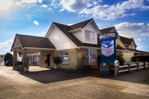 Malones Spa Motel Hotel