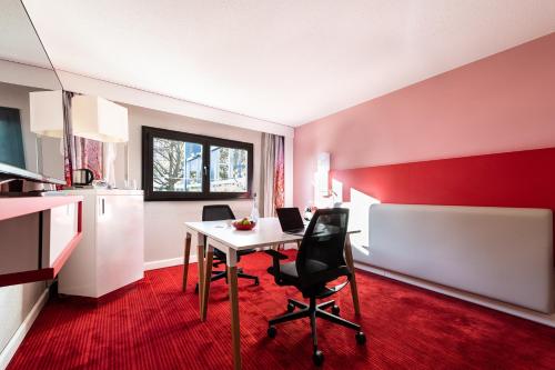 Meeting room / ballrooms, Mercure Paris Montmartre Sacre Coeur Hotel near Montmartre Meeting room / ballrooms, Mercure Paris Montmartre Sacre Coeur Hotel near Montmartre