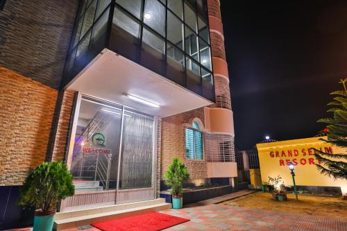 Entrance, Grand Selim Resort & Tour – GSRT in Sreemangal Upazila Entrance, Grand Selim Resort & Tour – GSRT in Sreemangal Upazila