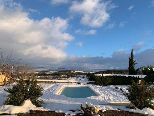 casa rural de un artista en plena naturaleza piscina y parque de esculturas en villarcayo in 比利亞爾卡約 casa rural de un artista en plena naturaleza piscina y parque de esculturas en villarcayo in 比利亞爾卡約