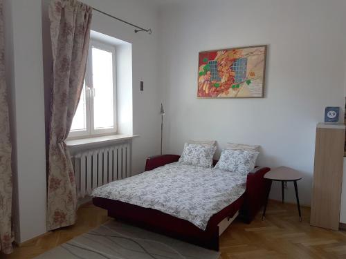 Krakowskie Przedmieście "Night and Day"