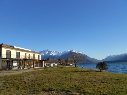 Spiaggia, Lake Como Beach Hostel in Domaso Spiaggia, Lake Como Beach Hostel in Domaso