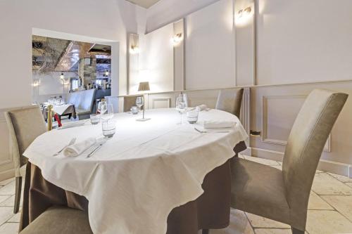 Restaurant, Hotel Grotto Bagat in Lavena Ponte Tresa Restaurant, Hotel Grotto Bagat in Lavena Ponte Tresa