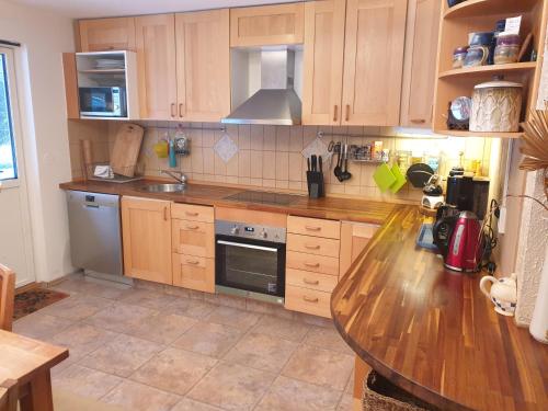 Kitchen, Sormlandsidyll i harlig natur in Flen Kitchen, Sormlandsidyll i harlig natur in Flen
