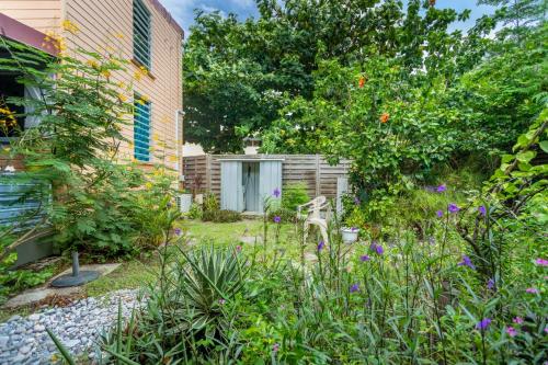 Jardín, Appartement charmant au Carbet avec vue sur la mer - 50 m² in Le Carbet Jardín, Appartement charmant au Carbet avec vue sur la mer - 50 m² in Le Carbet