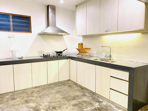 Kitchen, The Homestay @ Bandar Country Homes, Rawang in Rawang Kitchen, The Homestay @ Bandar Country Homes, Rawang in Rawang