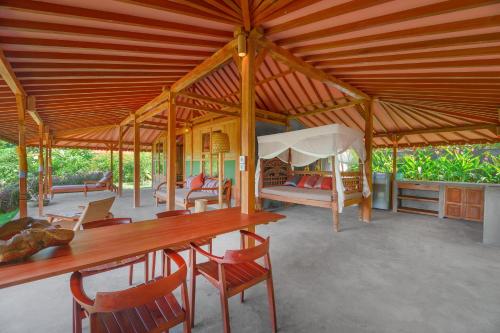 Sumberkima Hill Retreat in Pemuteran Sumberkima Hill Retreat in Pemuteran