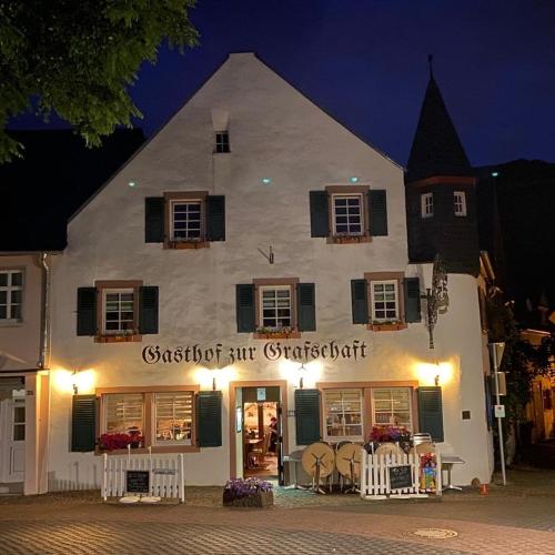 Ulaz, Gasthof Zur Grafschaft Veldenz in Veldenz Ulaz, Gasthof Zur Grafschaft Veldenz in Veldenz
