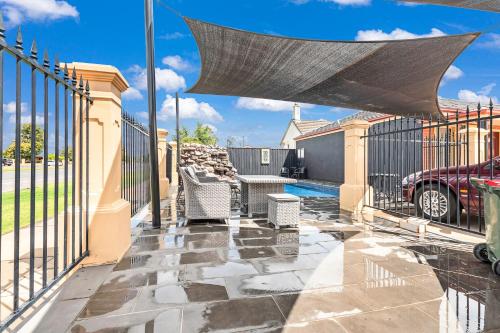 Swimming pool, Georgian Motor Lodge in Echuca Swimming pool, Georgian Motor Lodge in Echuca