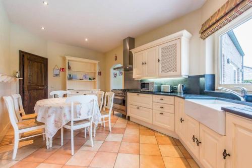 Villa with heated swimming pool, sauna and garden in Damme Villa with heated swimming pool, sauna and garden in Damme