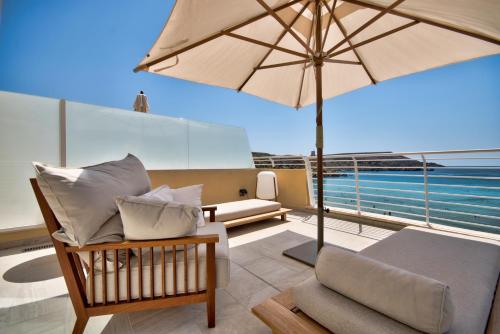 balkong/terrass, Radisson Blu Resort & Spa, Malta Golden Sands in Mellieħa balkong/terrass, Radisson Blu Resort & Spa, Malta Golden Sands in Mellieħa