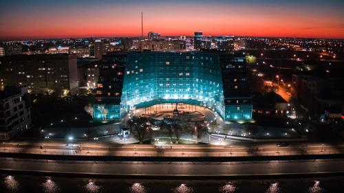 Фасада на хотела, River Palace Hotel in Атирау Фасада на хотела, River Palace Hotel in Атирау