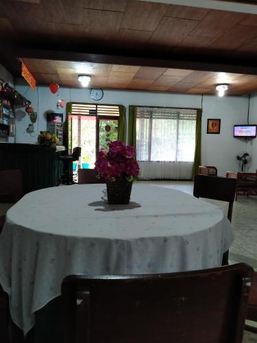 Hotel Olibert Parapat Ajibata Mitra RedDoorz in Parapat Hotel Olibert Parapat Ajibata Mitra RedDoorz in Parapat