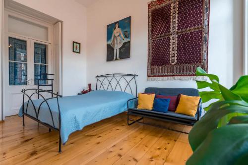 Pirosmani Courtyard next to Fabrika