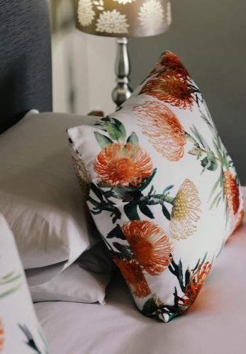 Sea Whisper Guest House & Self Catering in Jeffreys Bay Sea Whisper Guest House & Self Catering in Jeffreys Bay
