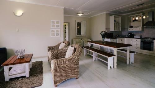 Sea Whisper Guest House & Self Catering in Παραλία Jefreys Sea Whisper Guest House & Self Catering in Παραλία Jefreys