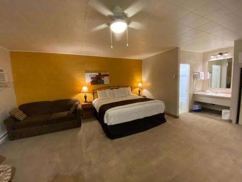 Guestroom, Dauphin Inn Express in Dauphin Guestroom, Dauphin Inn Express in Dauphin