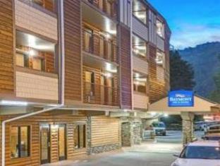 Baymont by Wyndham Gatlinburg On The River in Gatlinburg (TN) Baymont by Wyndham Gatlinburg On The River in Gatlinburg (TN)