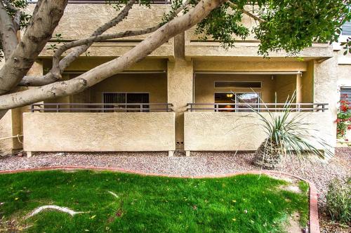Entrance, Private Resort Community w/3 Pool-Spa Complexes, ALL HEATED & OPEN 24/7/365! near Dream City Church Entrance, Private Resort Community w/3 Pool-Spa Complexes, ALL HEATED & OPEN 24/7/365! near Dream City Church