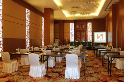 Facilities, Swiss-Belinn Manyar in Surabaya Center Facilities, Swiss-Belinn Manyar in Surabaya Center