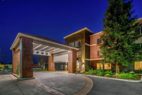 บริการและสิ่งอำนวยความสะดวก, La Quinta Inn & Suites by Wyndham Bakersfield North in นอร์ทเบเคอร์สฟิลด์ บริการและสิ่งอำนวยความสะดวก, La Quinta Inn & Suites by Wyndham Bakersfield North in นอร์ทเบเคอร์สฟิลด์