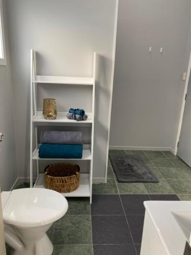 Bathroom, Stylish Guesthouse in Avenues Bathroom, Stylish Guesthouse in Avenues