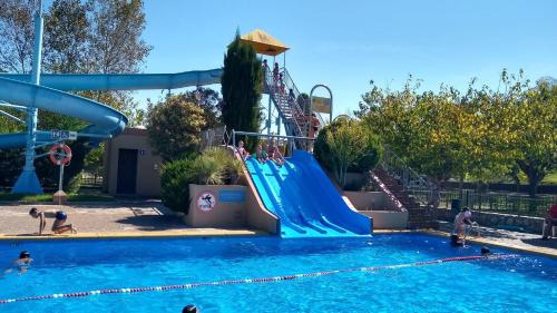 Piscina, Castell Montgri - Mobile Homes by Lifestyle Holidays in L'Estartit Piscina, Castell Montgri - Mobile Homes by Lifestyle Holidays in L'Estartit