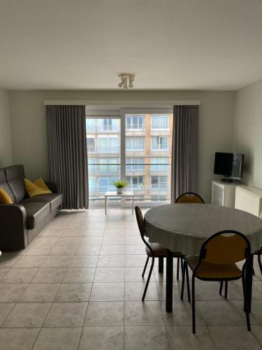 Appartement met aparte slaaphoek, garage en balkon in Middelkerke Appartement met aparte slaaphoek, garage en balkon in Middelkerke