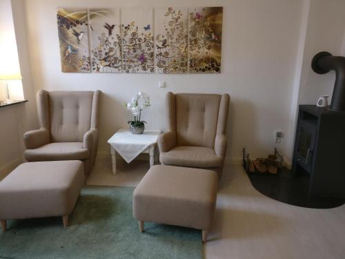 Anna Ferienwohnung am Eifelsteig in Neroth Anna Ferienwohnung am Eifelsteig in Neroth