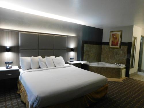 Days Inn & Suites by Wyndham Downtown Gatlinburg Parkway in Gatlinburg (TN) Days Inn & Suites by Wyndham Downtown Gatlinburg Parkway in Gatlinburg (TN)