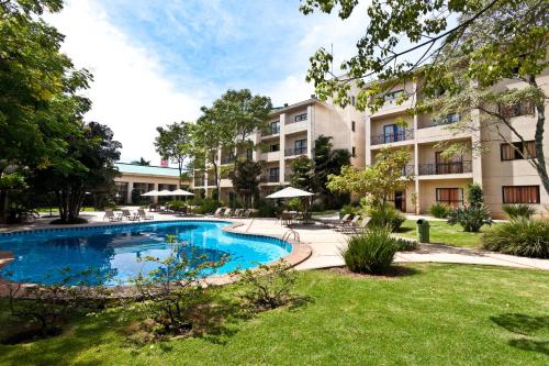 Piscina, Hotel Panamby Guarulhos in Guarulhos Piscina, Hotel Panamby Guarulhos in Guarulhos