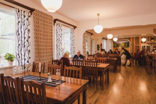 F&B, Järjagården Guesthouse (Jarjagarden Guesthouse) in 스토르셀레뷔 F&B, Järjagården Guesthouse (Jarjagarden Guesthouse) in 스토르셀레뷔