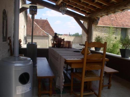 Ferme de Chaouen in Ancy Le Franc Ferme de Chaouen in Ancy Le Franc