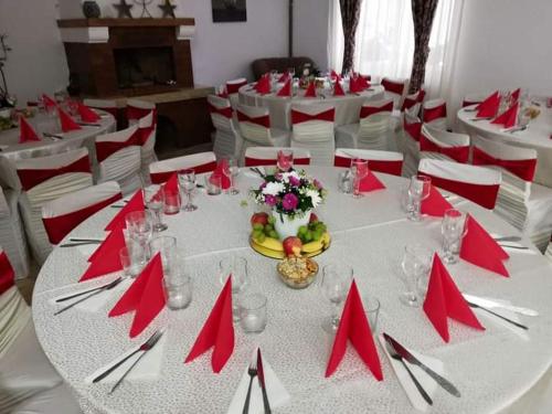 Pensiunea Broscuta in Horezu Pensiunea Broscuta in Horezu