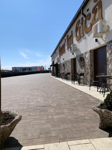 Hanu lui Gica in Satu Mare Hanu lui Gica in Satu Mare