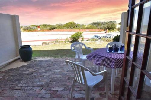 12 Settler Sands Beachfront cottage with sea view in Port Alfred 12 Settler Sands Beachfront cottage with sea view in Port Alfred