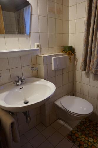 ห้องน้ำ, Gastehaus Metzler in บิเซา ห้องน้ำ, Gastehaus Metzler in บิเซา