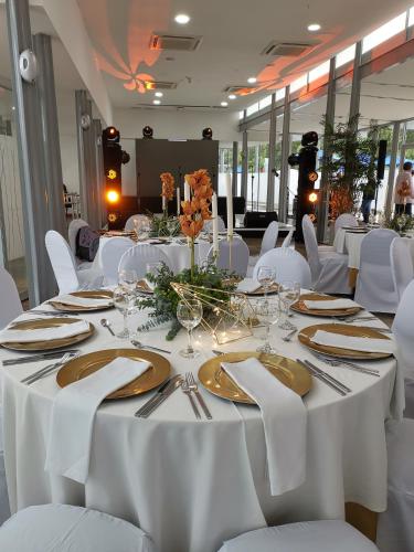 Banquet hall, Hotel San Fernando Plaza in Medellín Banquet hall, Hotel San Fernando Plaza in Medellín