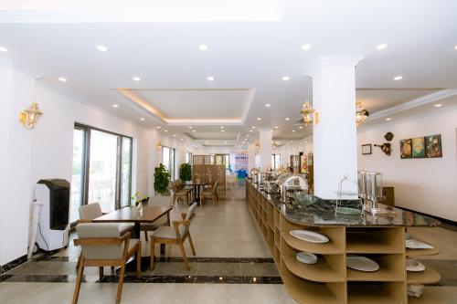 Restaurant, GLORY Resort near Duong Lam Ancient Village Restaurant, GLORY Resort near Duong Lam Ancient Village