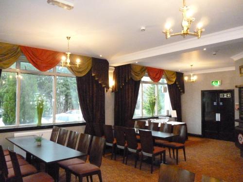 Bar/Bekleme Salonu, West Park Hotel in Glasgow Uluslararası Havaalanı Bar/Bekleme Salonu, West Park Hotel in Glasgow Uluslararası Havaalanı