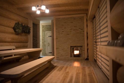 Szauna, Adele in Mezhyhirya Szauna, Adele in Mezhyhirya