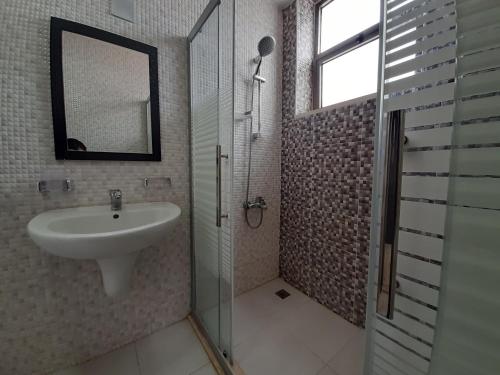 Furnished Apartments Near McDonald's Al-Madina Al-Monawara St - image 11