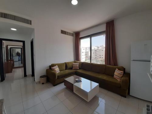 Furnished Apartments Near McDonald's Al-Madina Al-Monawara St - image 4