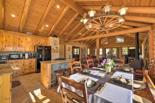 Custom Log Home with Deck - Only 33 Mi to Yosemite! in Madera Custom Log Home with Deck - Only 33 Mi to Yosemite! in Madera